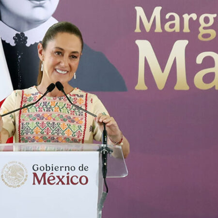 La entrega de 820 Constancias de Crédito Liquidado fue presidida por la Presidenta Claudia Sheinbaum. | Foto: FOVISSSTE