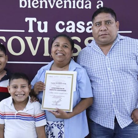 El FOVISSSTE entregó Justicia Social a familias de Tabasco. | Foto: FOVISSSTE