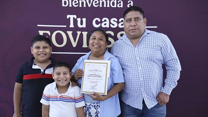 El FOVISSSTE entregó Justicia Social a familias de Tabasco. | Foto: FOVISSSTE