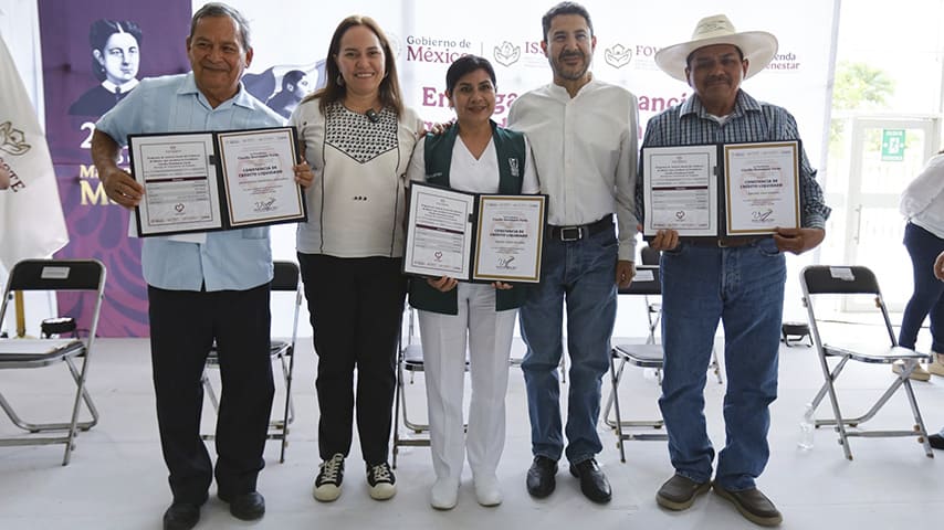 El FOVISSSTE entregó Justicia Social a familias de Tabasco. | Foto: FOVISSSTE 