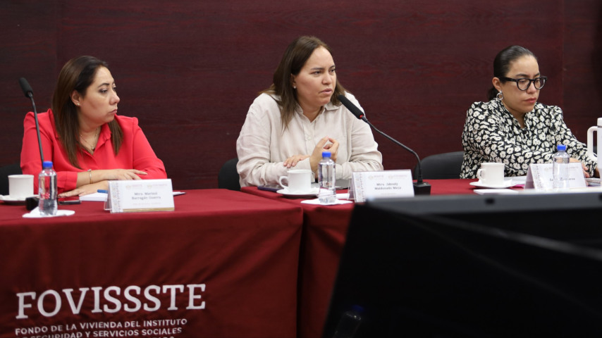 Autoridades del FOVISSSTE mostraron a maestros de Oaxaca los avances de las solicitudes para el Programa Tú Construyes.