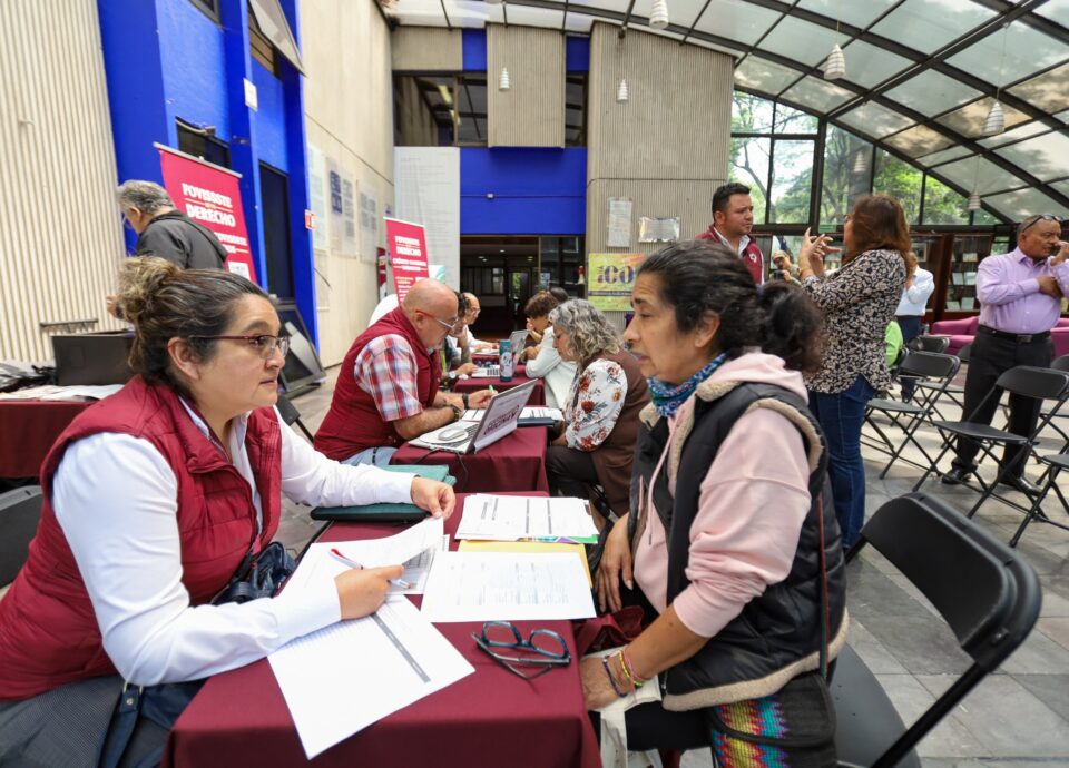 • Las personas derechohabientes que laboran en Radio Educación recibieron asesoría y orientación sin tener que salir de su centro de trabajo.