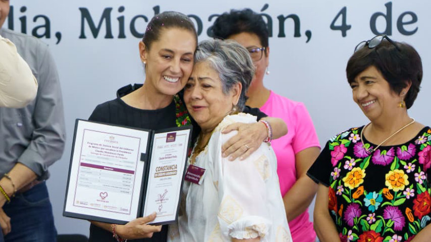 La Presidenta Claudia Sheinbaum Pardo y el FOVISSSTE entregaron constancias de crédito liquidado en Morelia, Michoacán.