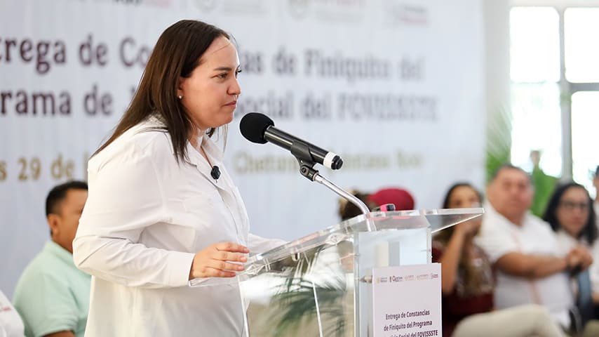 Además de la entrega de constancias, se firmó un convenio entre FOVISSSTE y el Gobierno del Estado de Quintana Roo. | Foto: FOVISSSTE
