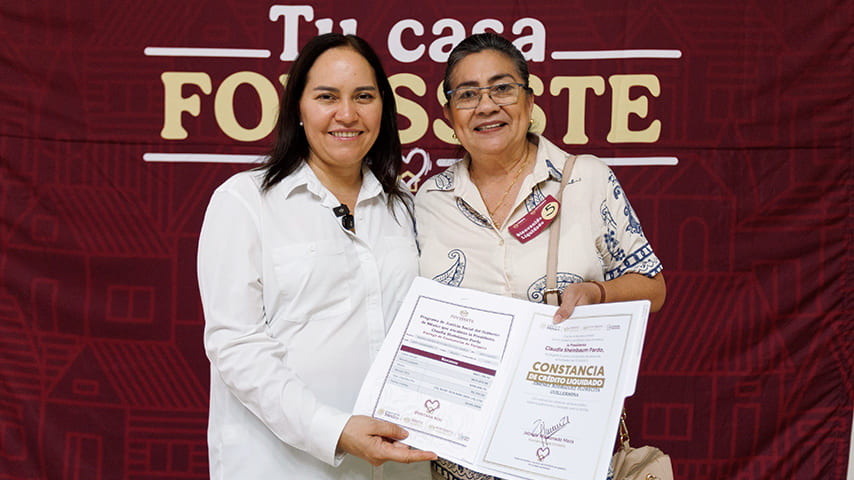 Además de la entrega de constancias, se firmó un convenio entre FOVISSSTE y el Gobierno del Estado de Quintana Roo. | Foto: FOVISSSTE
