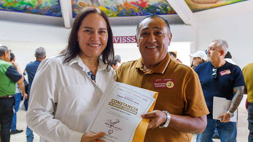 Además de la entrega de constancias, se firmó un convenio entre FOVISSSTE y el Gobierno del Estado de Quintana Roo. | Foto: FOVISSSTE