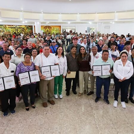 Además de la entrega de constancias, se firmó un convenio entre FOVISSSTE y el Gobierno del Estado de Quintana Roo. | Foto: FOVISSSTE