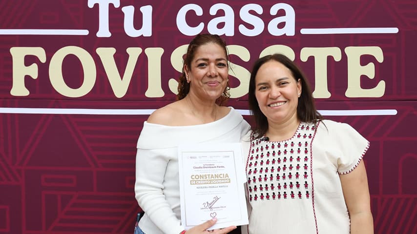 En este evento, también se firmó un convenio con el cual el trámite de escrituración será gratuito en Morelos. | Foto: FOVISSSTE