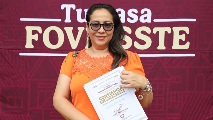 En este evento, también se firmó un convenio con el cual el trámite de escrituración será gratuito en Morelos. | Foto: FOVISSSTE