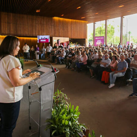 En este evento, también se firmó un convenio con el cual el trámite de escrituración será gratuito en Morelos. | Foto: FOVISSSTE