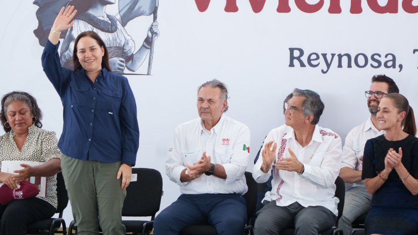 A la par de la entrega de constancias, se entregaron escrituras y viviendas por parte de Conavi, INSUS e INFONAVIT. | Foto: FOVISSSTE