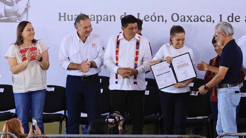 Presidenta liquida 162 créditos del FOVISSSTE en Oaxaca