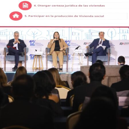 Jabnely Maldonado, vocal ejecutiva del FOVISSSTE, adelantó que para el 2027 todos los créditos que otorgue el fondo serán en pesos, sin actualizaciones y con mensualidades y tasa de interés fija.