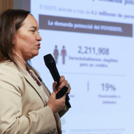 • Jabnely Maldonado Meza, vocal ejecutiva del FOVISSSTE, presentó los avances del Programa de Vivienda para el Bienestar, que incluye solución de créditos deteriorados, construcción de vivienda y una nueva relación con la derechohabiencia.