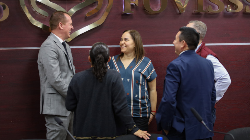 Embajadores FOVISSSTE reciben capacitación sobre créditos en pesos