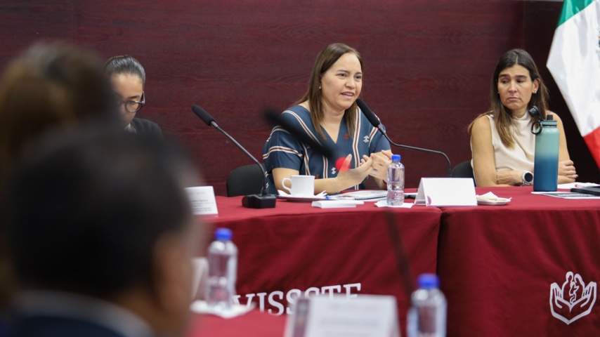 Embajadores FOVISSSTE reciben capacitación sobre créditos en pesos