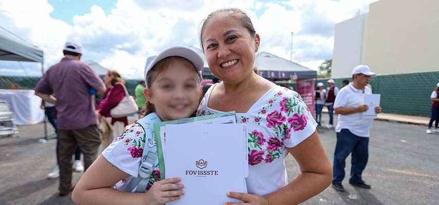 La Presidenta condona 658 créditos del FOVISSSTE en Yucatán 