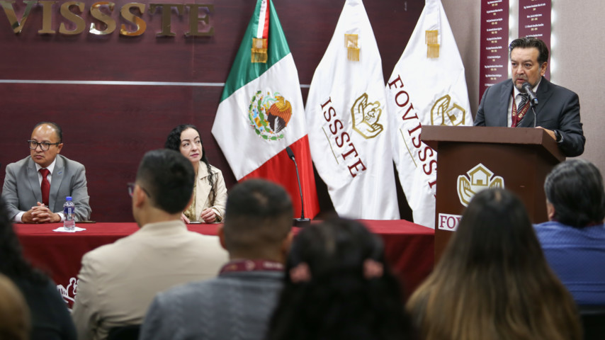 •	Nadia Hernández y Brandom Candia fueron galardonados con el premio que valora su vocación de servicio 